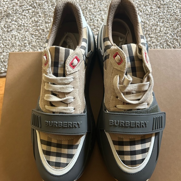 Never worn size 41 men (8) - Picture 4 of 4